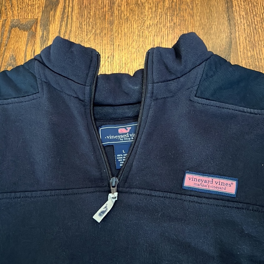 Vineyard vines 1/4 zip sweatshirt - Picture 2 of 3